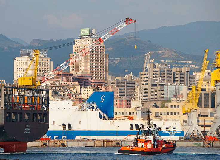 Un'immagine che rappresenta un porto, punto cardine della logistica