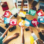 COME CAMBIANO I SOCIAL
